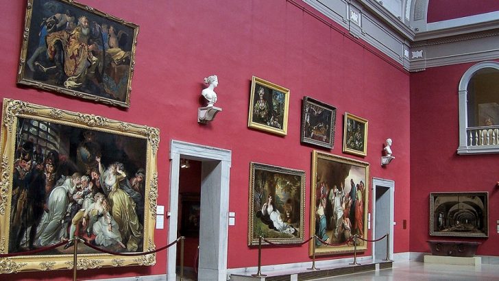 Visit the best art gallery that gives a treat to your eyes